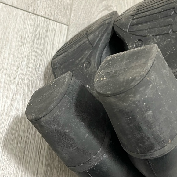 Faux leather black heeled ankle boots - Picture 8 of 9